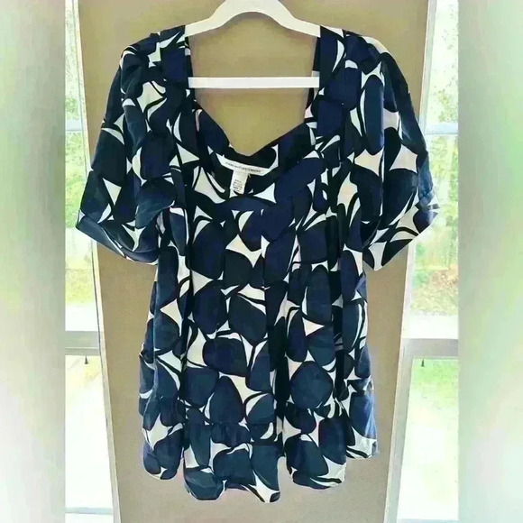 Diane Von Furstenberg Edith Navy Blue Silk Blouse Size 2 - Picture 3 of 5